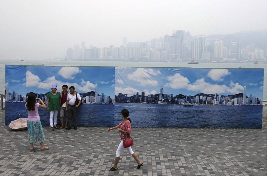 fake backdrop hk skyline