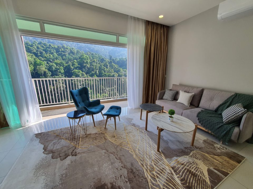 Luxuriate In a Captivating High-End Condominium in Penang