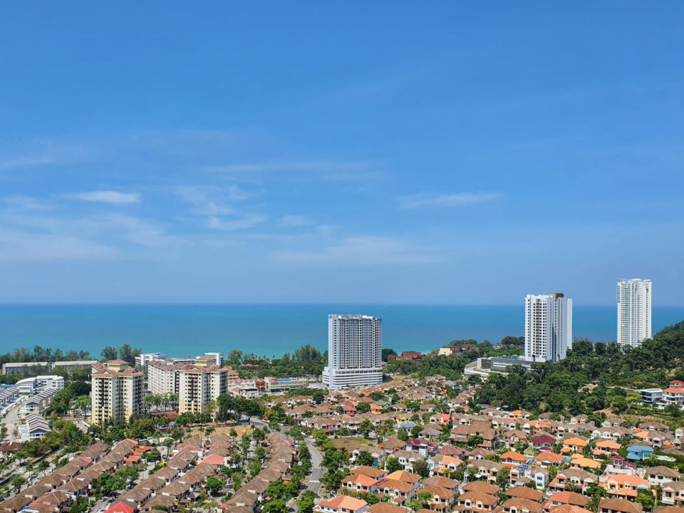 Luxuriate In a Captivating High-End Condominium in Penang