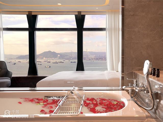 Shek Tong Tsui - One-Eight-One Hotel & Serviced Residences 01