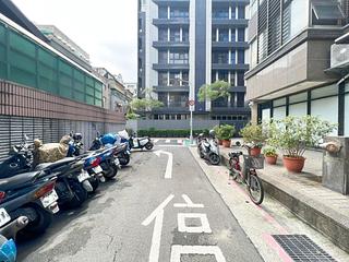 Zhongshan - XX Lane 85, Linsen North Road, Zhongshan, Taipei 15