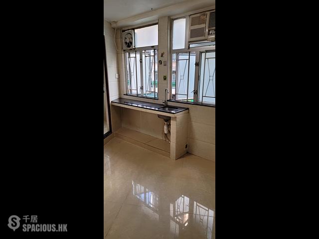 Cheung Sha Wan - Cheong Lee Building 01