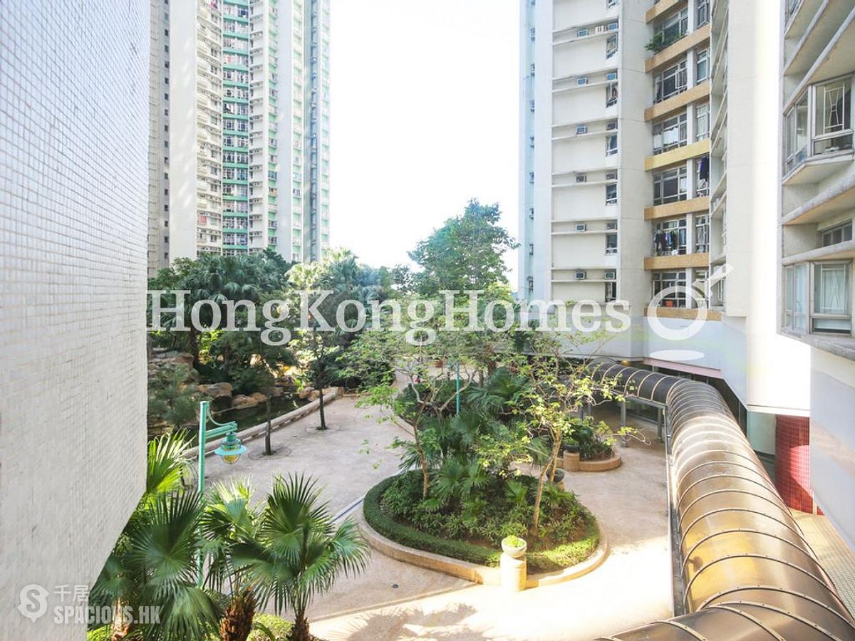 Ap Lei Chau - South Horizons Phase 3 Mei Cheung Court (Block 20) 01