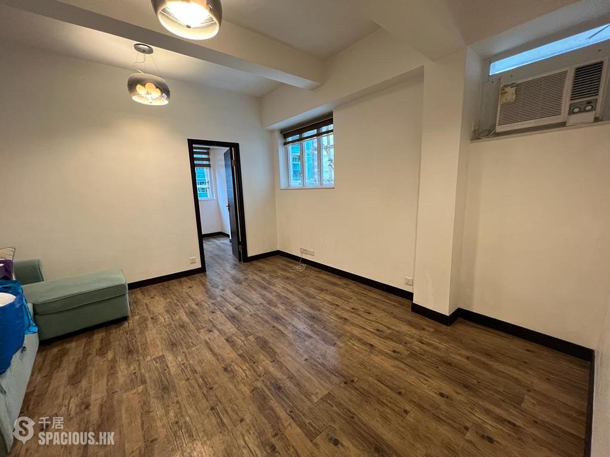 Sai Ying Pun - 9, Centre Street 01