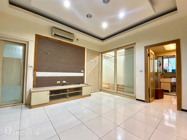 新庄区 - 242台湾新北市新莊區青山路一段XX號 01