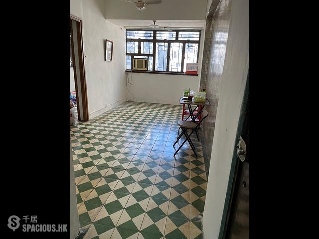 Sai Ying Pun - Tung Lee Building 01