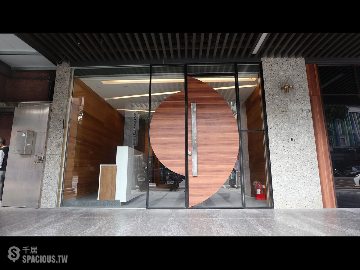 Datong - No. XXX, Minsheng W Rd, Datong District, Taipei City, Taiwan 103 01