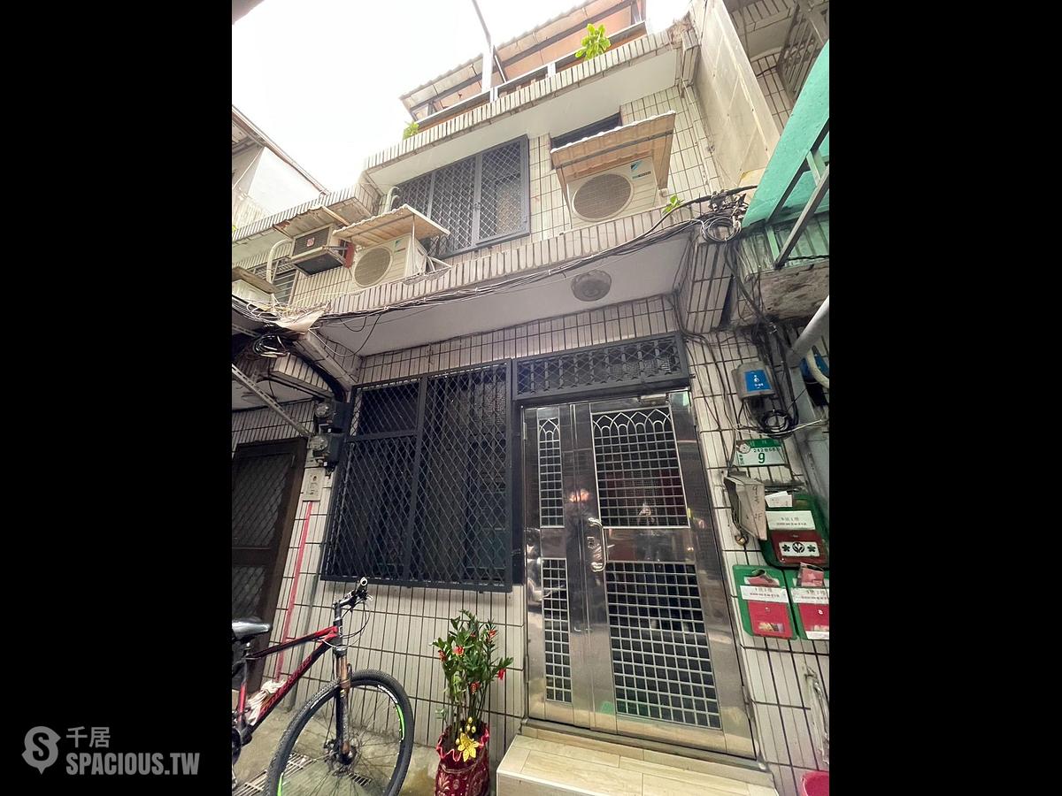 Wanhua - X Alley 68, Lane 242, Guilin Road, Wanhua, Taipei 01