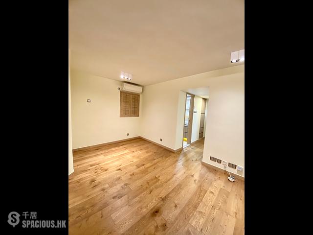 Ap Lei Chau - South Horizons Phase 2 Yee Lok Court (Block 13) 01