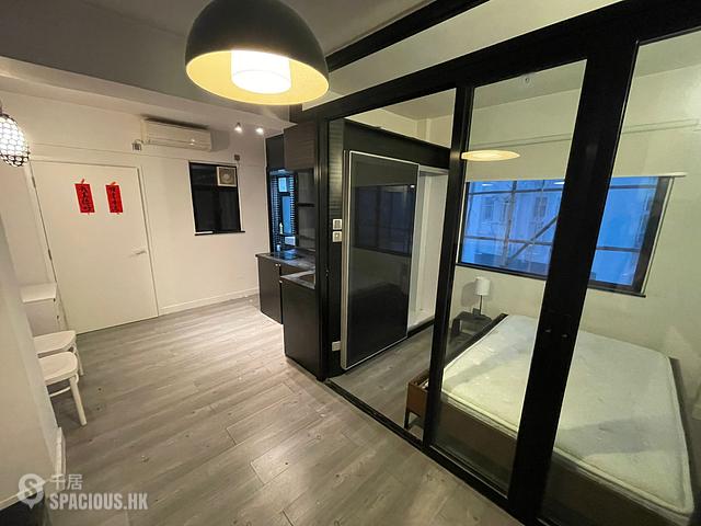 Sheung Wan - 24, Queen's Road West 01