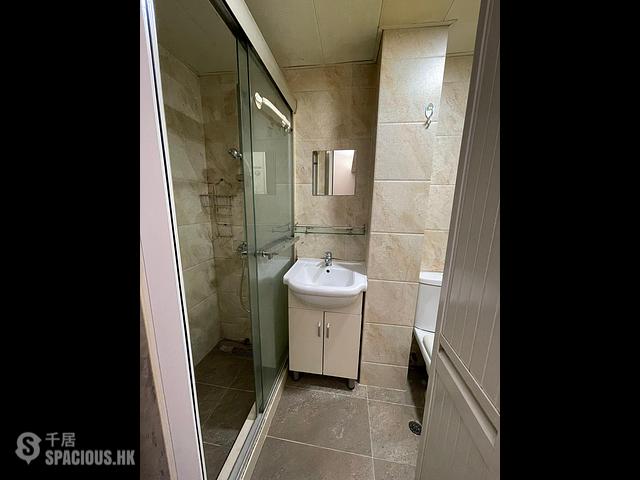 Wan Chai - 14, Tai Yuen Street 01