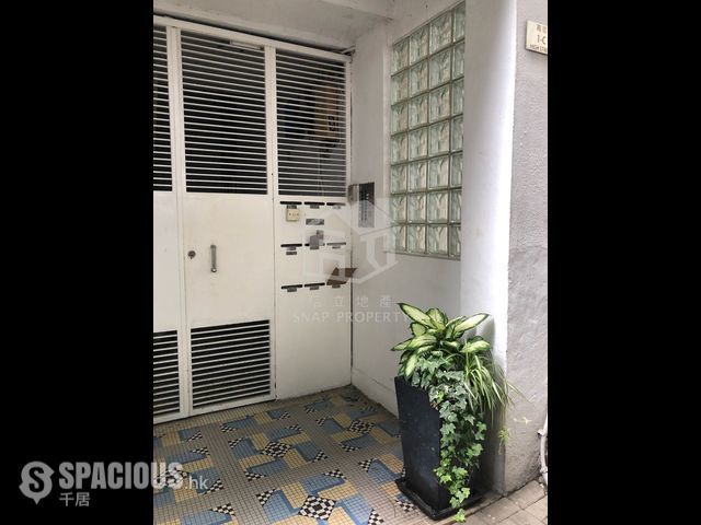 Sai Ying Pun - 1D, High Street 01
