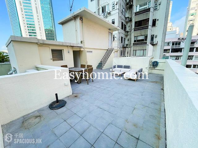 Happy Valley - Village Mansion 01