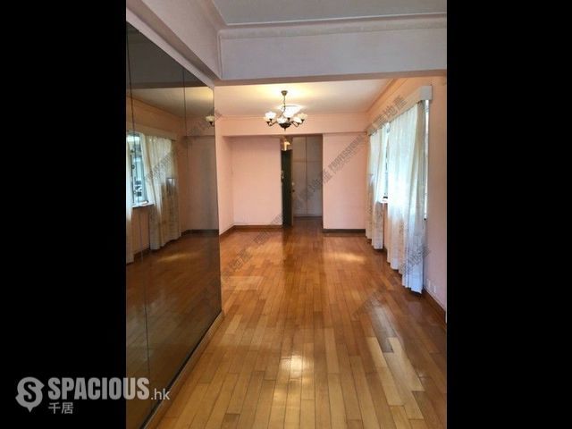 Sai Ying Pun - 1C, High Street 01