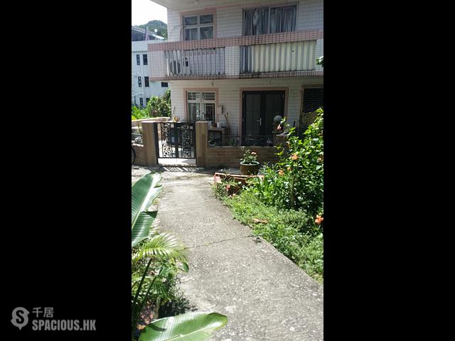 Lamma Island - Yung Shue Wan 01