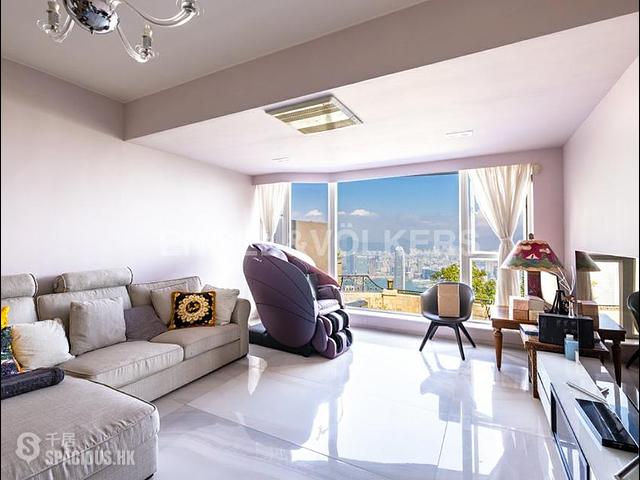 The Peak - Montebello 01