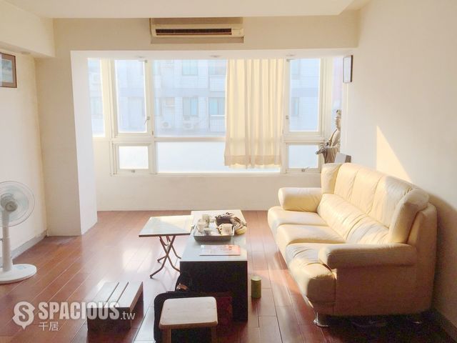 Xinyi - No. XX, Section 6, Xinyi Road, Xinyi District, Taipei City, Taiwan 110 01