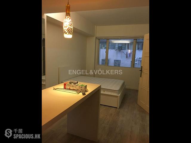 Central - 48, Gage Street 01