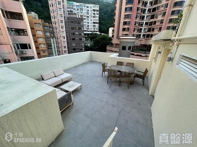 Happy Valley - Village Mansion 01