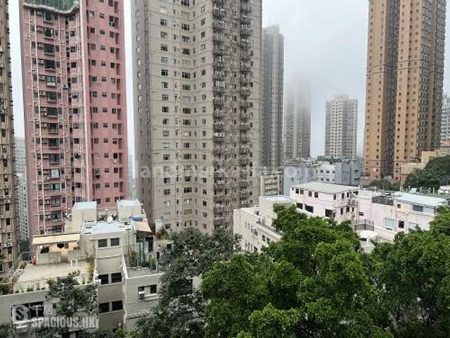 Mid Levels West - Medallion Heights 01