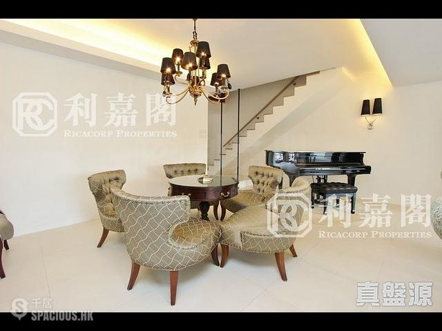 Hang Hau - Junk Bay Villas 01