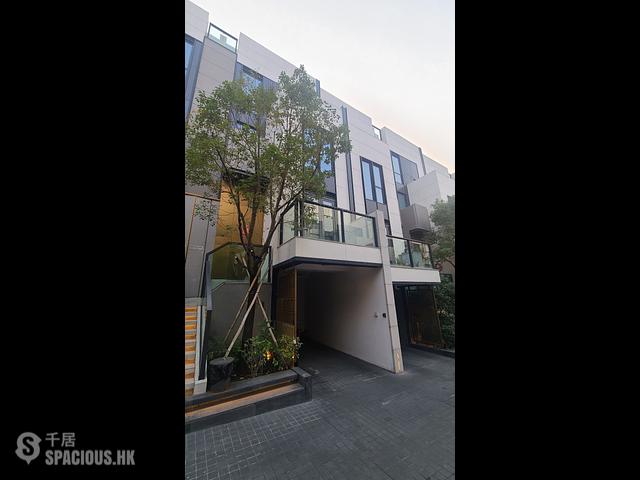 Gold Coast / So Kwun Wat - The Carmel 01