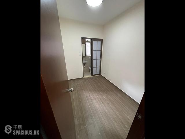 Wan Chai - 11, Tai Yuen Street 01