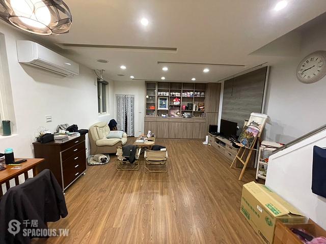 Datong - No. XXX, Dalong St, Datong District, Taipei City, Taiwan 103 01