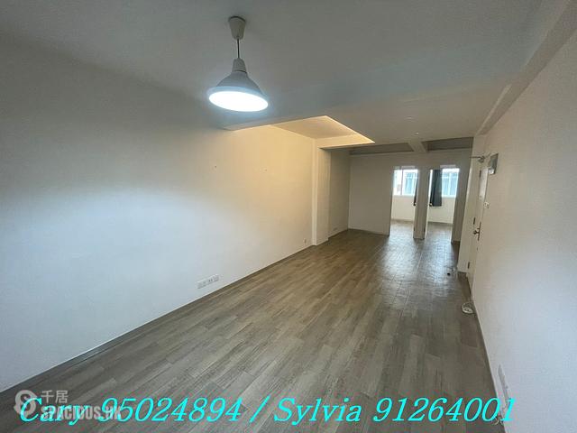 Sai Ying Pun - 17-19, Centre Street 01
