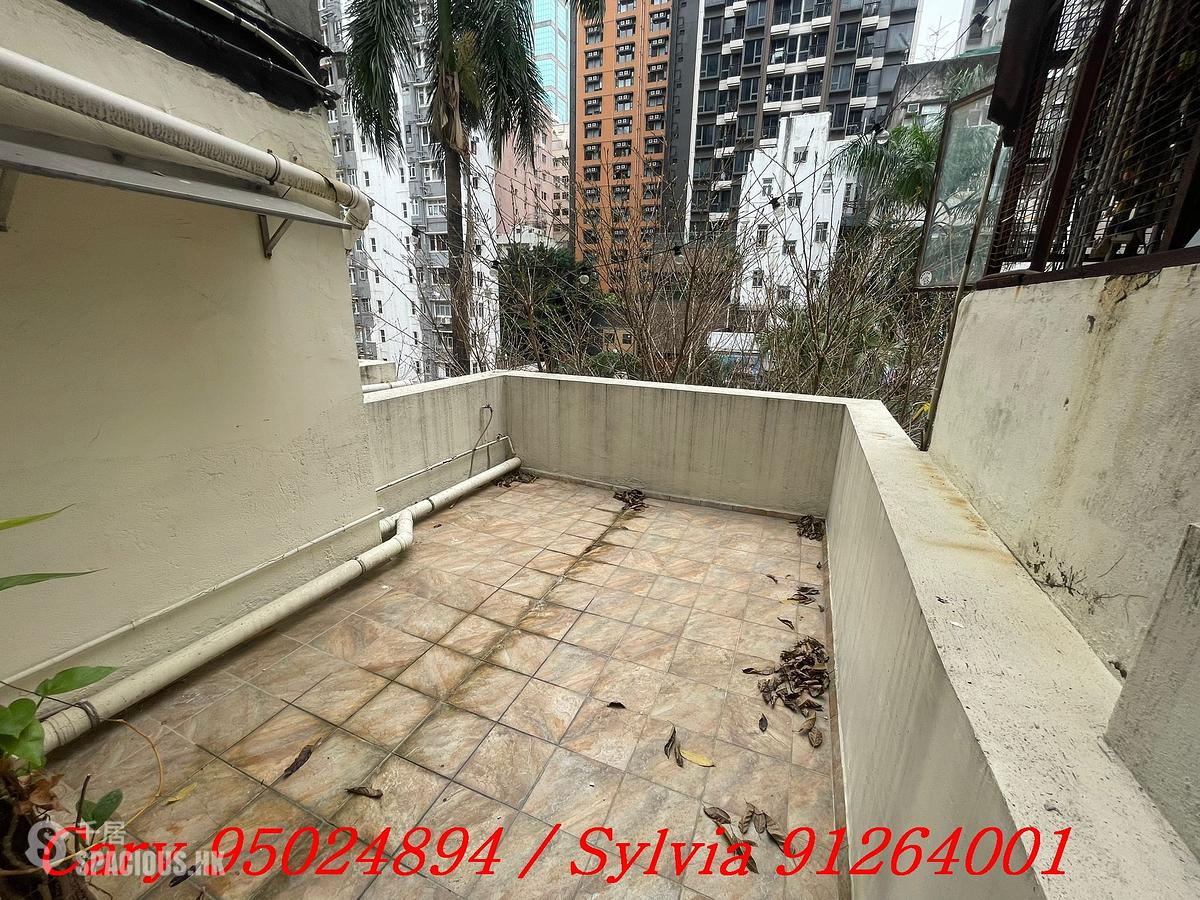 Sai Ying Pun - 17-19, Centre Street 01