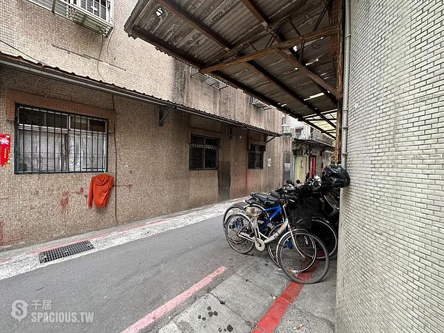 Zhongshan - No. XX, Alley 7, Lane 45, Minsheng W Rd, Zhongshan District, Taipei City, Taiwan 10491 01