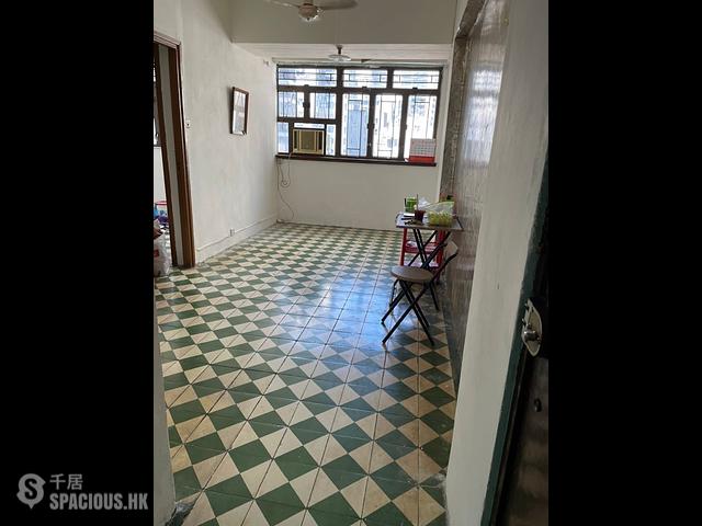 Sai Ying Pun - Tung Lee Building 01