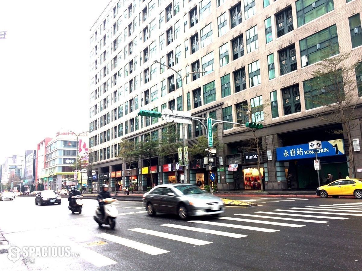 Xinyi - XXX Section 5, Zhongxiao East Road, Xinyi, Taipei 01