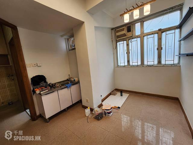 Sai Wan Ho - 210, Shau Kei Wan Road 01