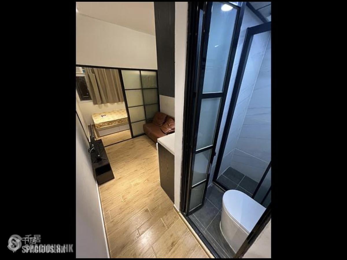 Sai Ying Pun - 381-383, Queen's Road West 01