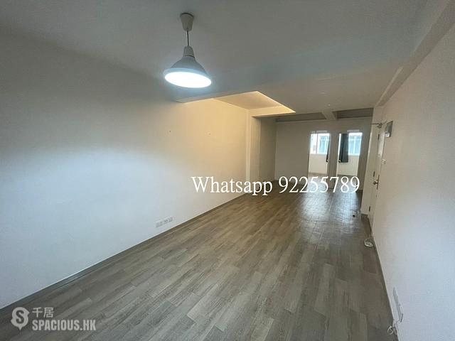 Sai Ying Pun - 17-19, Centre Street 01