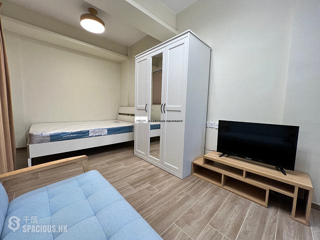 Wan Chai - 261, Queen's Road East 01