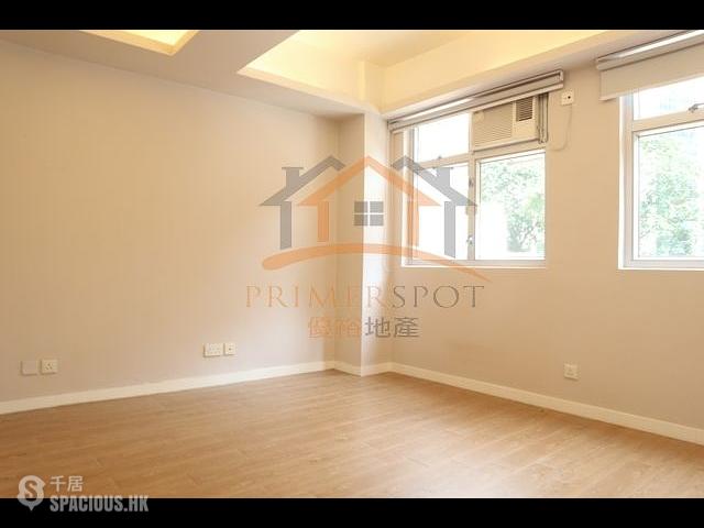 Wan Chai - 33, Ship Street 01