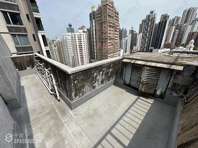 Shek Tong Tsui - Wing Ga Building 01