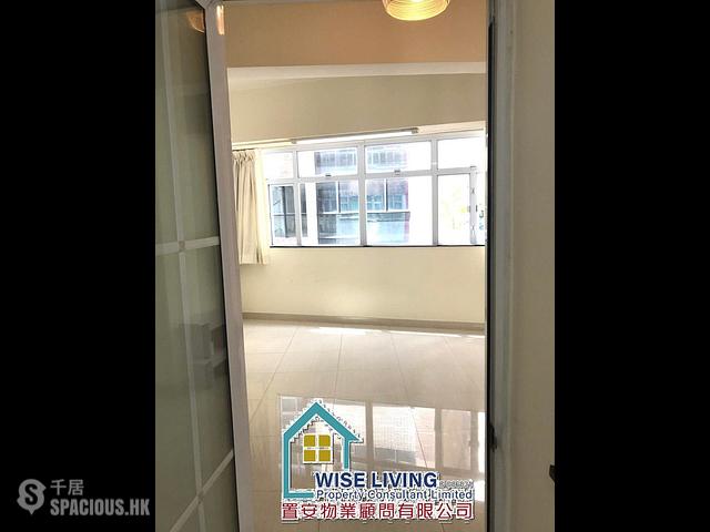 Sheung Wan - 117, Bonham Strand 01