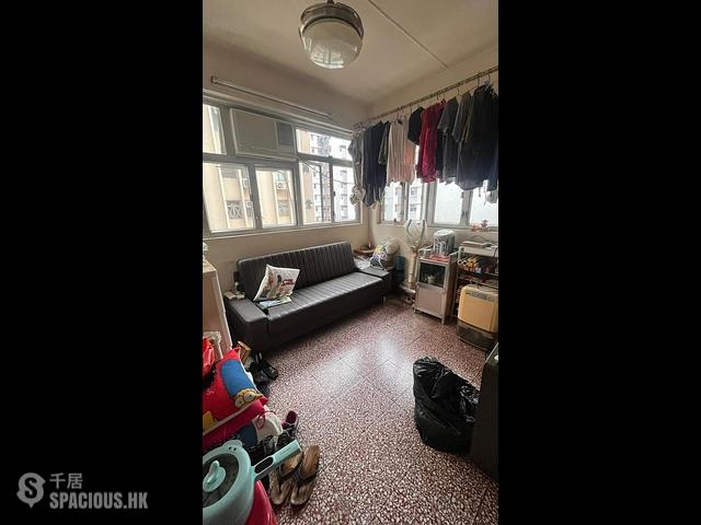Sham Shui Po - Un On Building 01