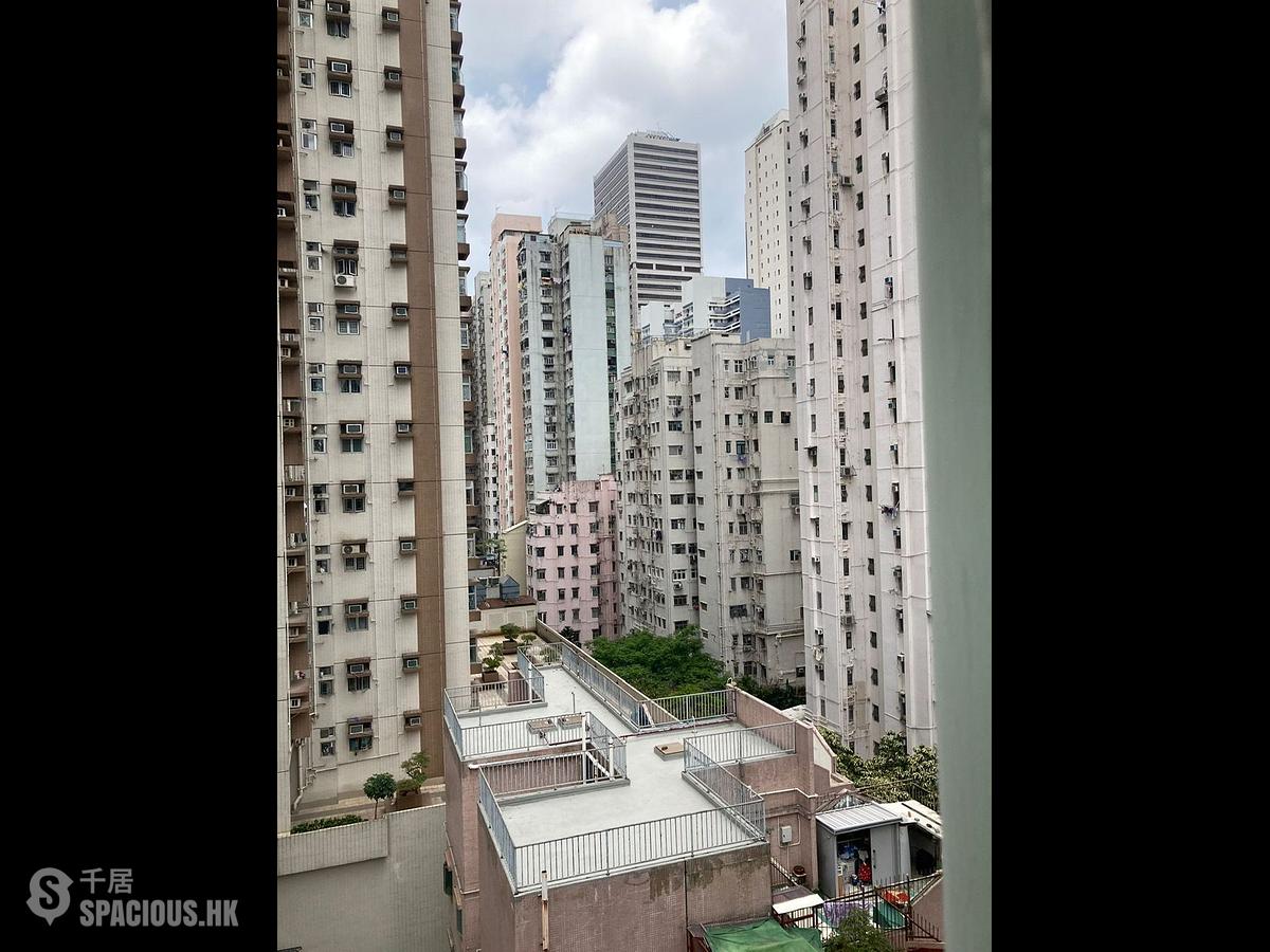 Sai Ying Pun - Tung Lee Building 01