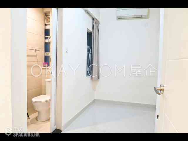 Wan Chai - King Sing Mansion 05