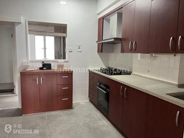 Chung Hom Kok - 30-36, Horizon Drive 03