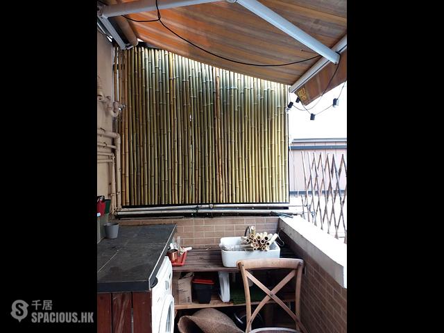 Sheung Wan - 16, Tung Street 01