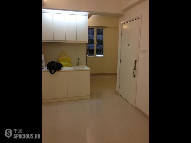 Sheung Wan - 16, Tung Street 01