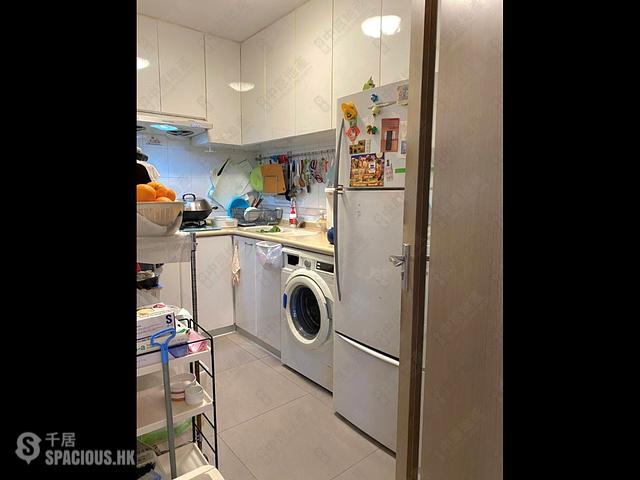 Ap Lei Chau - South Horizons Phase 3 Mei Hong Court (Block 19) 01