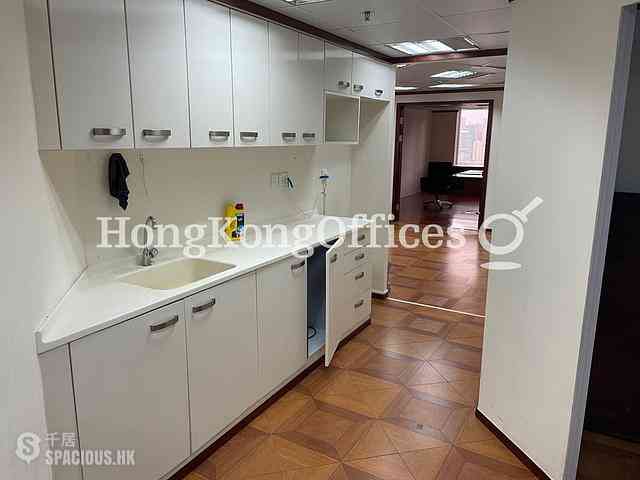 Wan Chai - Convention Plaza Office Tower 09
