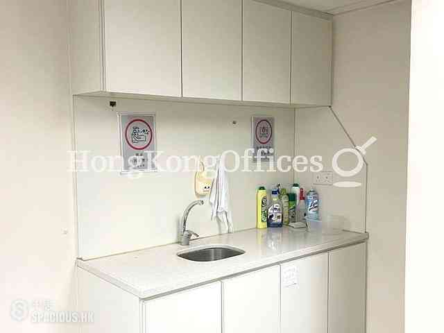 Sheung Wan - Hing Yip Commercial Centre 04