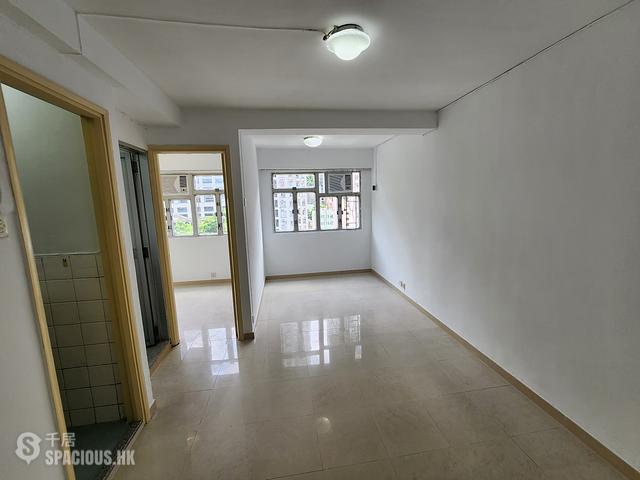 Sai Ying Pun - Tung Cheung Building 01